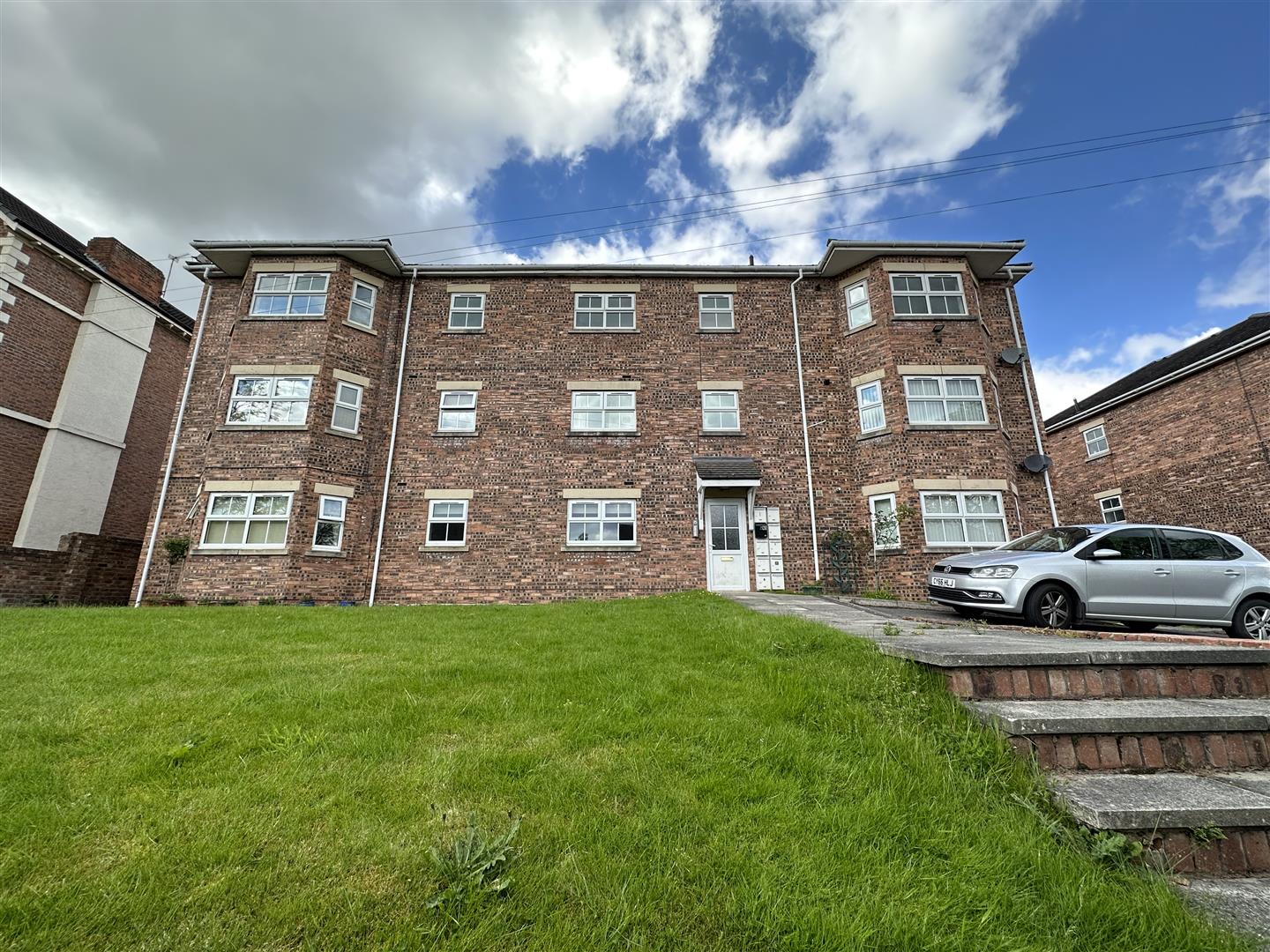 Flat Thorburn Road in New Ferry