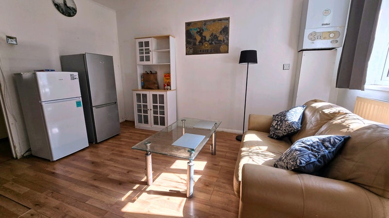 Room Tildesley Road in Greater London