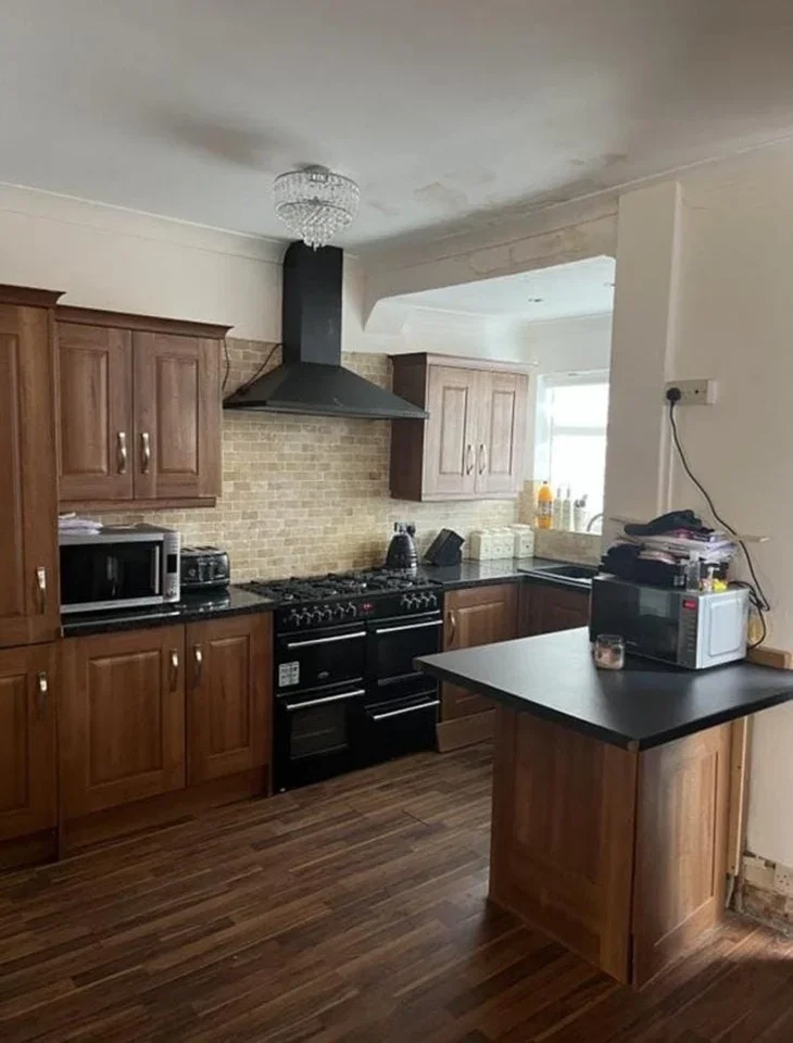 Room Richmond Avenue in Greater London