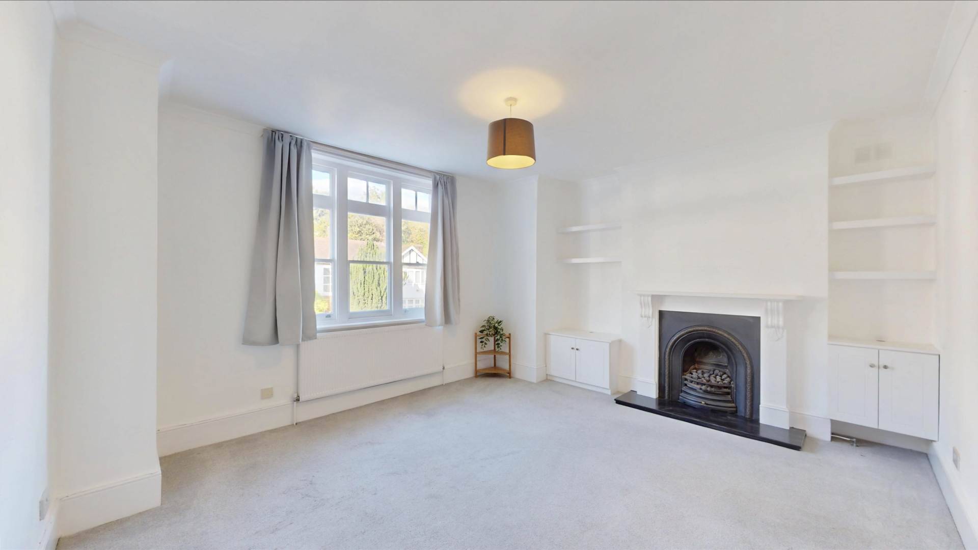 Flat Cranley Gardens in Greater London