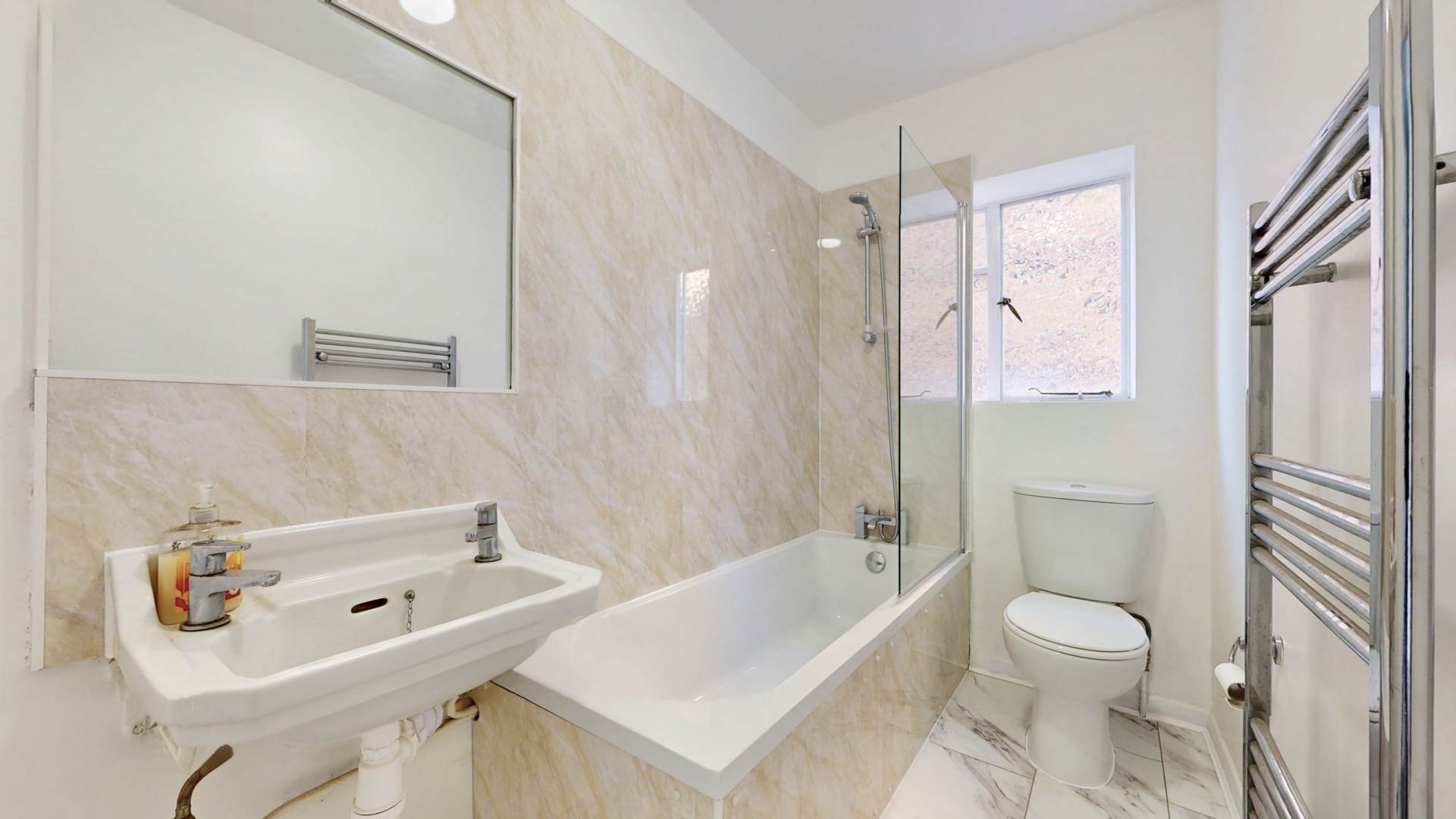 Flat Cranley Gardens in Greater London