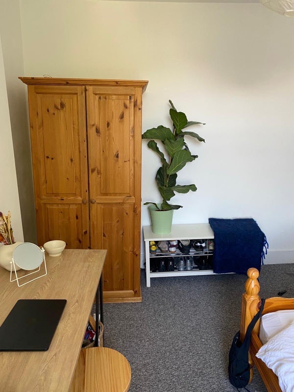 Room Kingsdown Road in Greater London