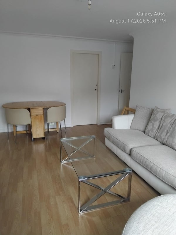 Room Springbank Street in Glasgow