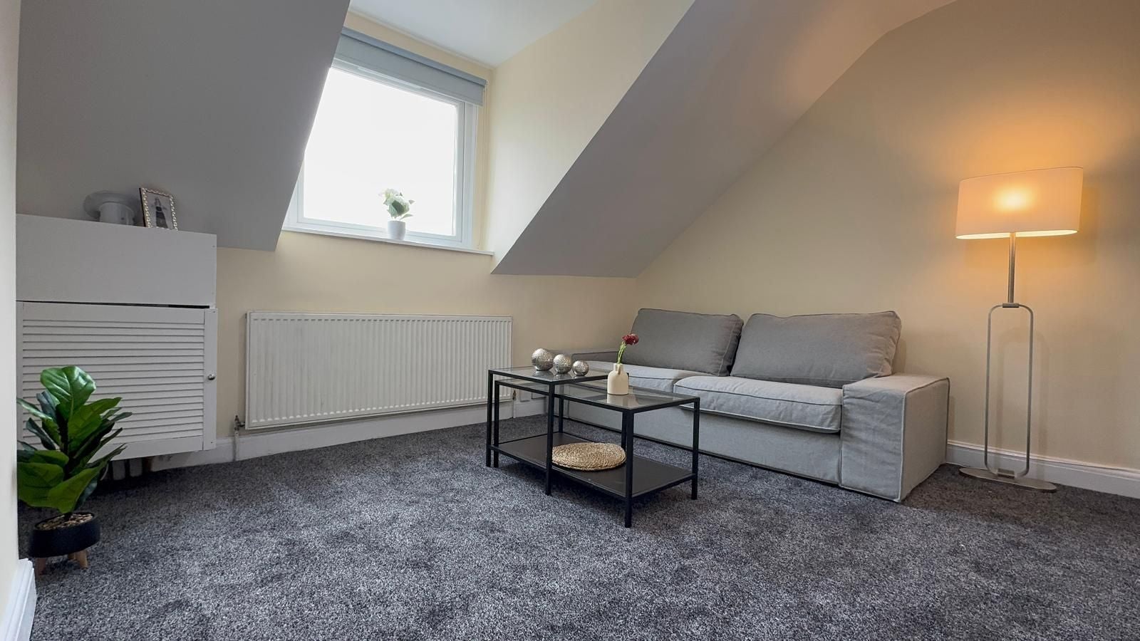 Flat Chichele Road in Greater London