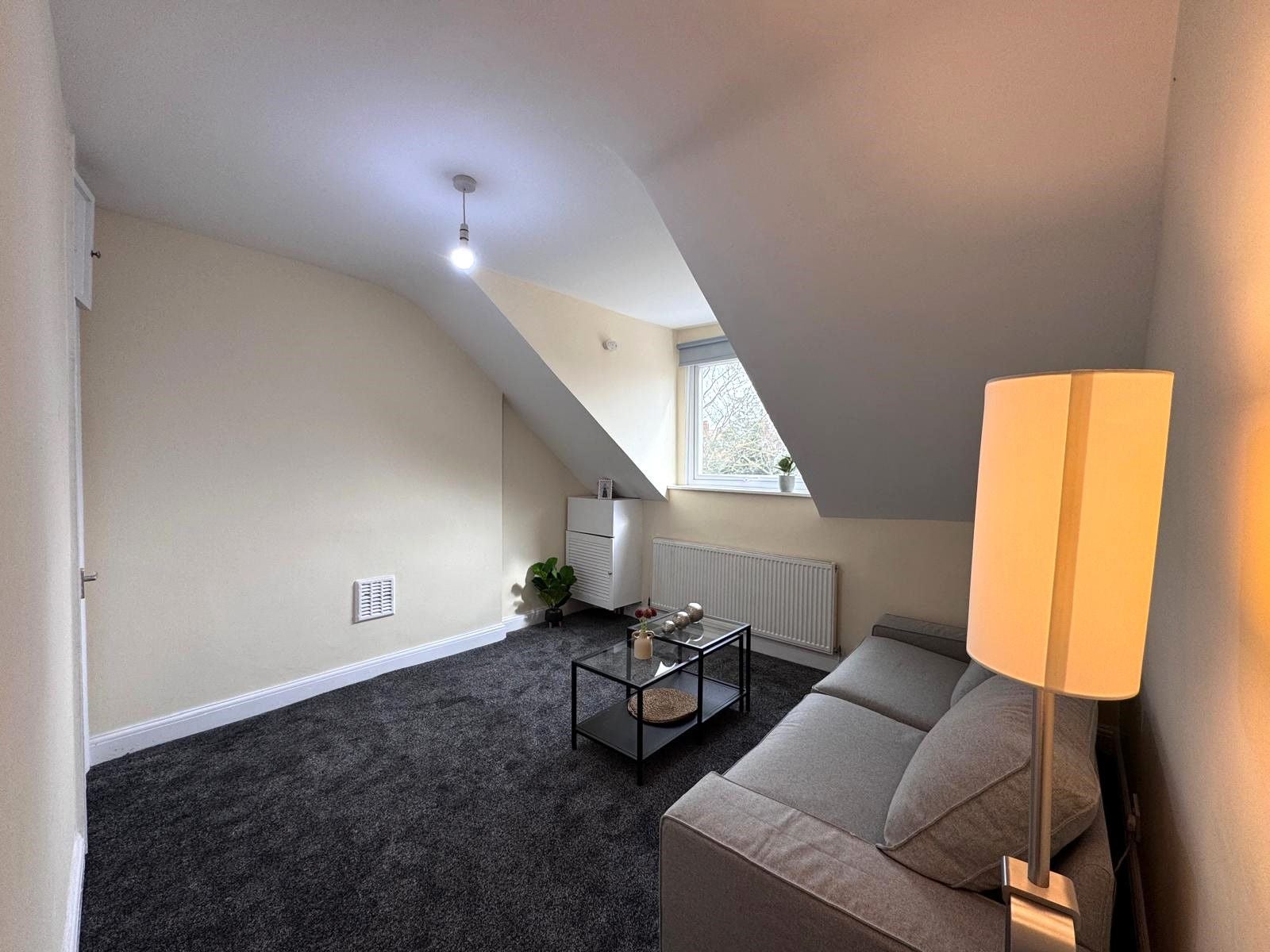 Flat Chichele Road in Greater London