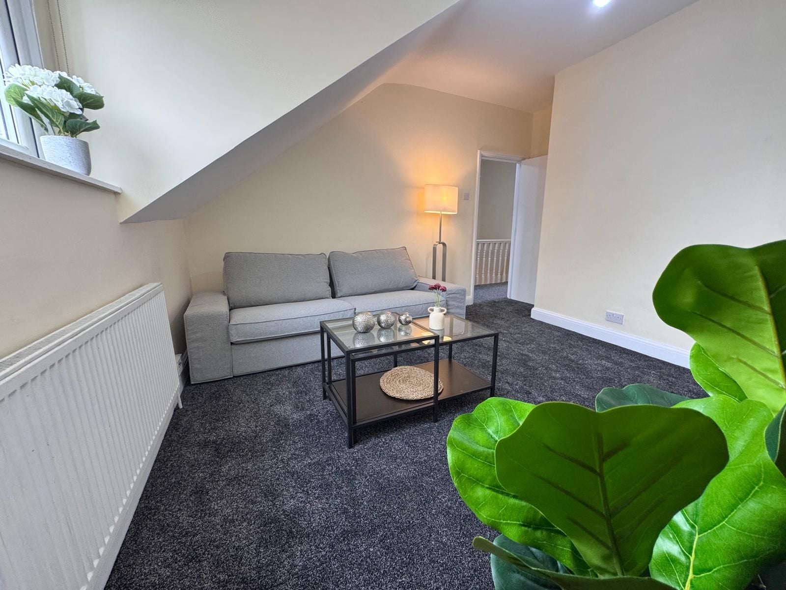 Flat Chichele Road in Greater London