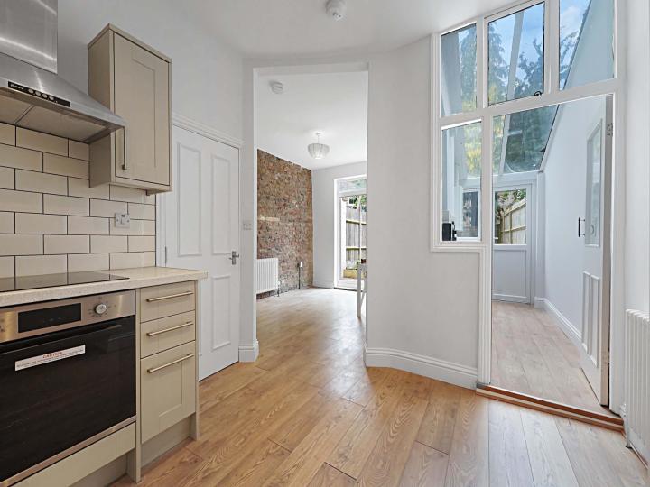 House Harpenden Road in Greater London