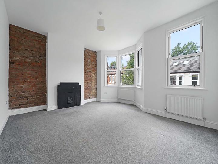 House Harpenden Road in Greater London
