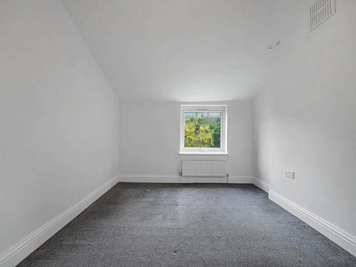 House Harpenden Road in Greater London