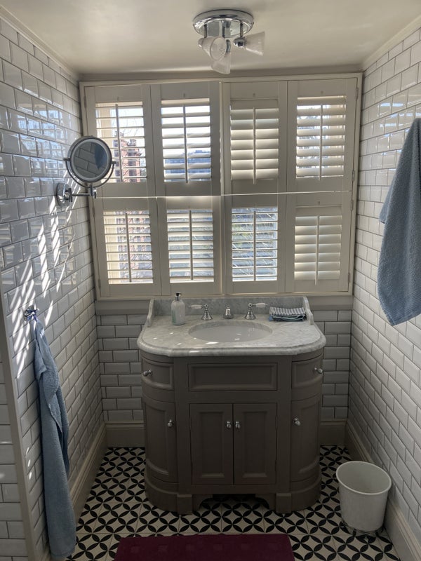 Room Lyndhurst Gardens in Greater London