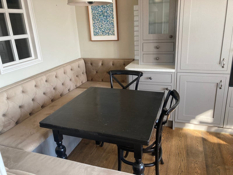 Room Lyndhurst Gardens in Greater London