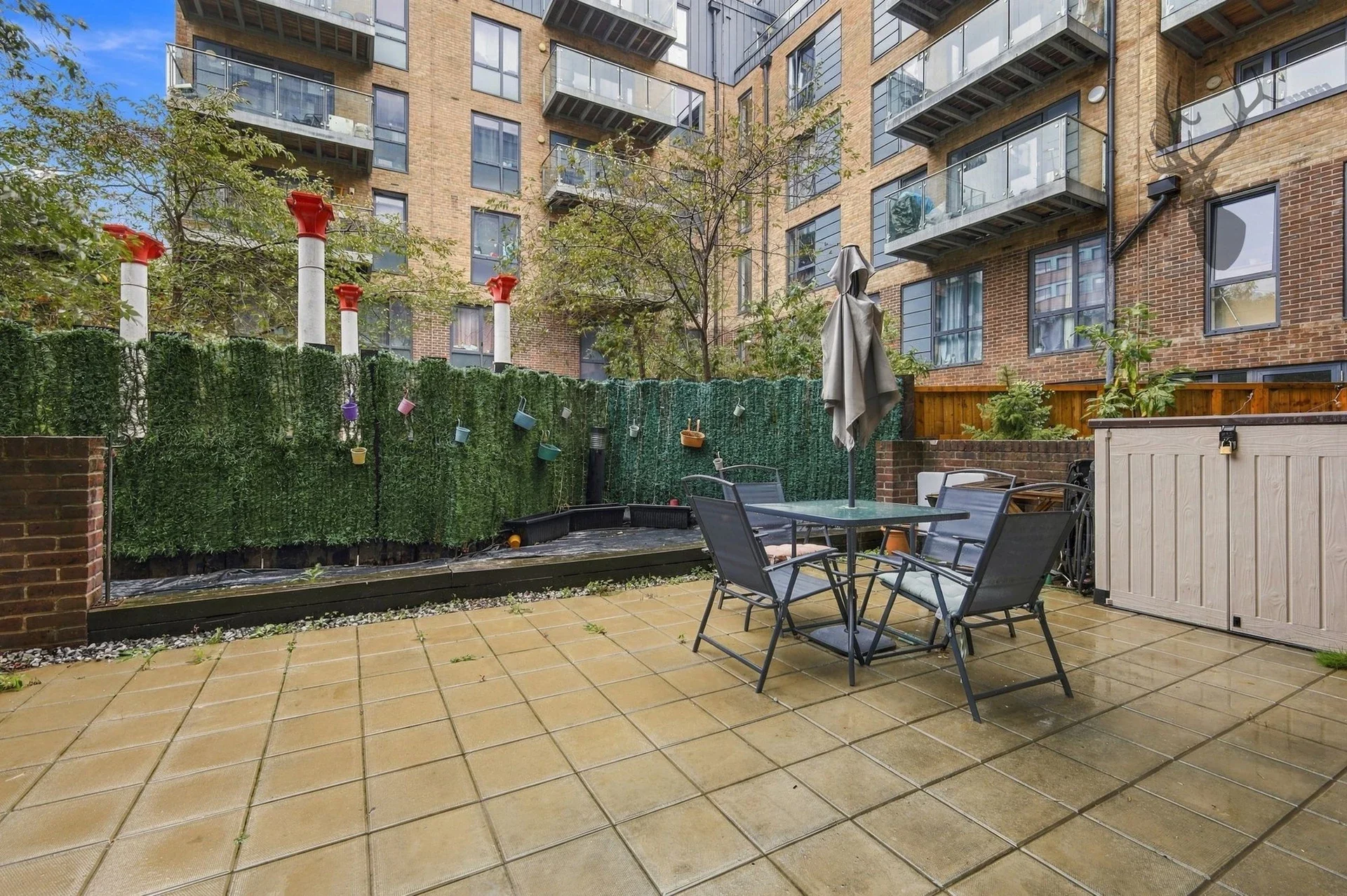Flat Court Yard in Greater London