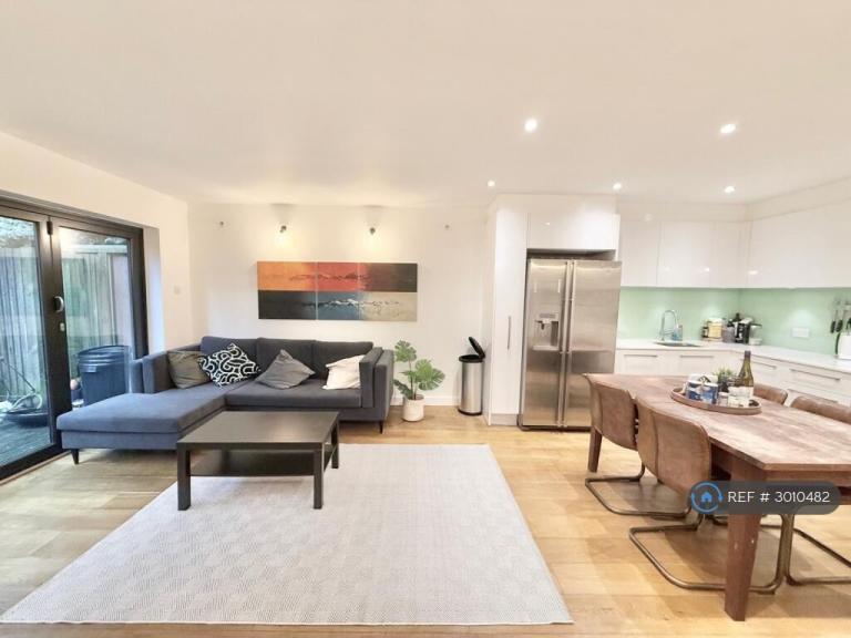 Flat Willesden Lane in Greater London