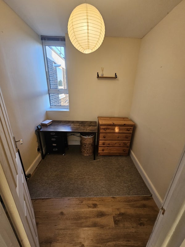 Flat Leigham Court Road in Greater London
