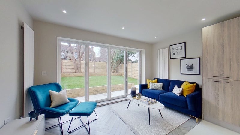Room Garratt Lane in Greater London