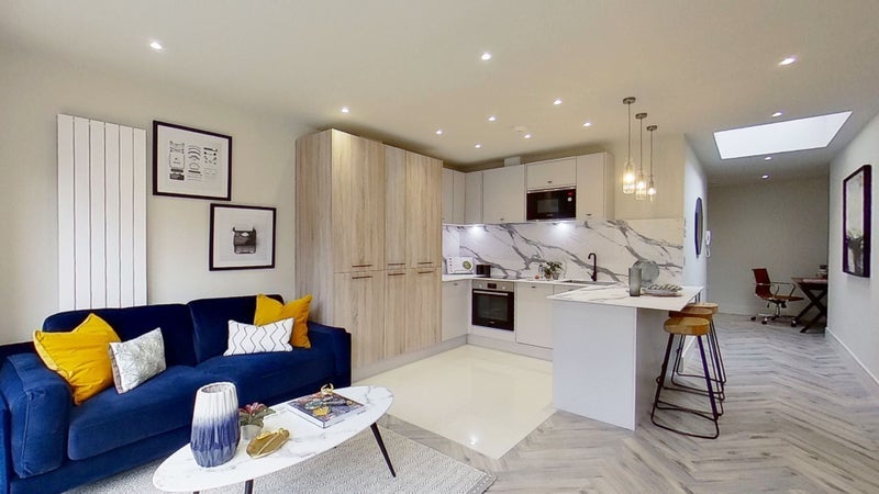 Room Garratt Lane in Greater London