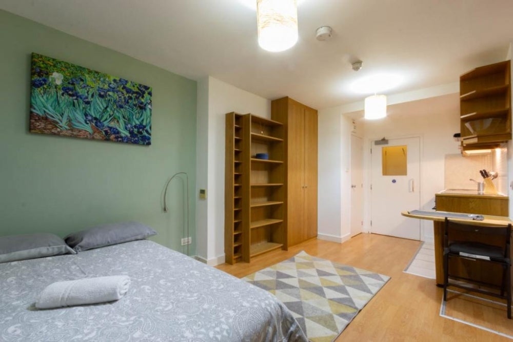 Flat Gloucester Street in City of Westminster