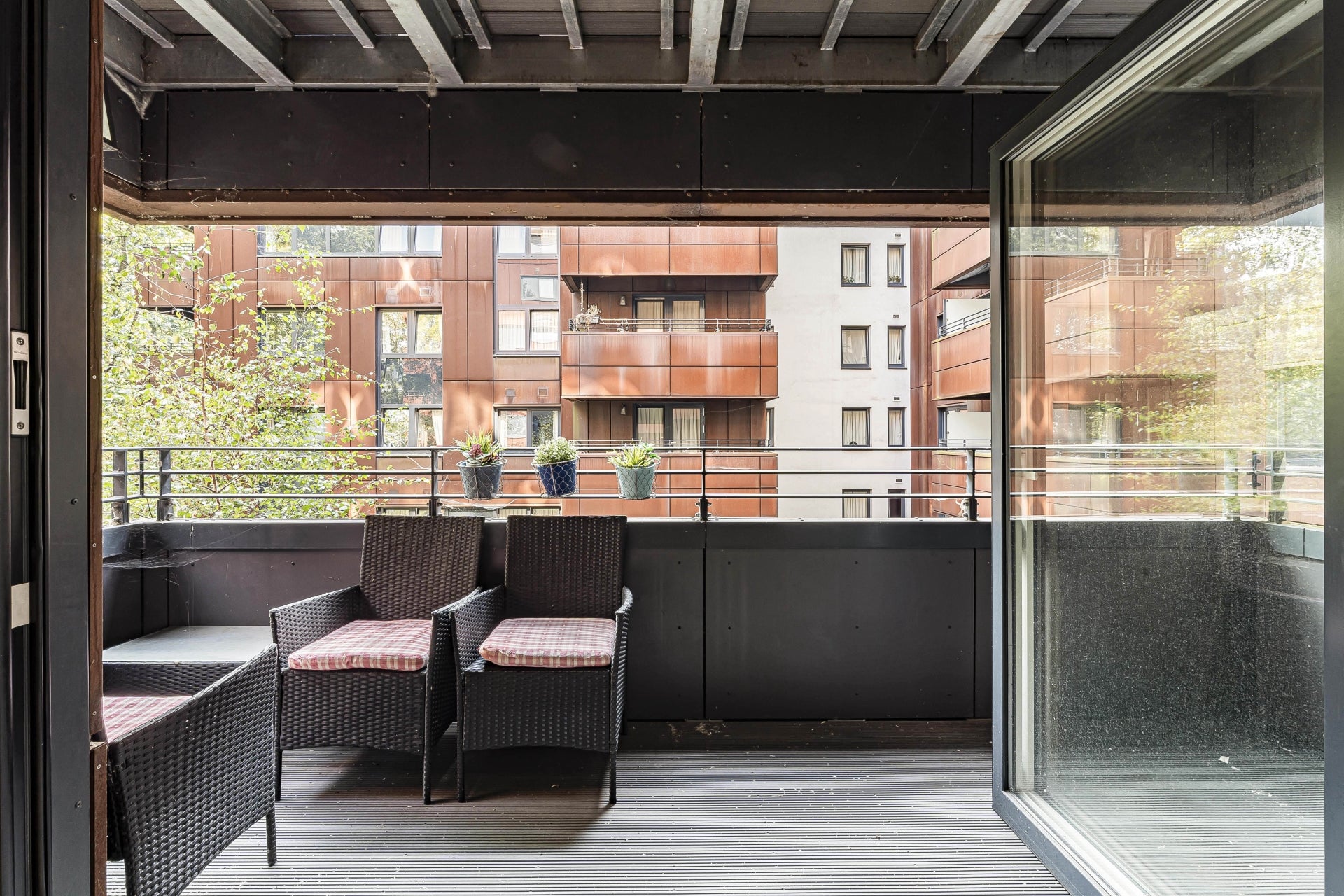 Flat Kingsland Road in Greater London