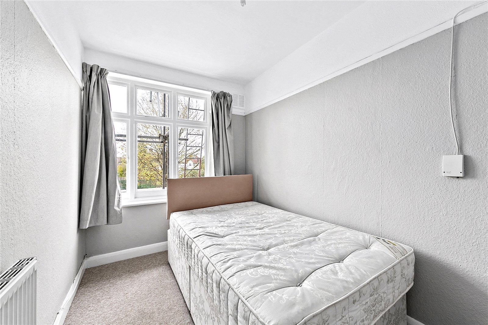 Flat Cranmer Court in Greater London