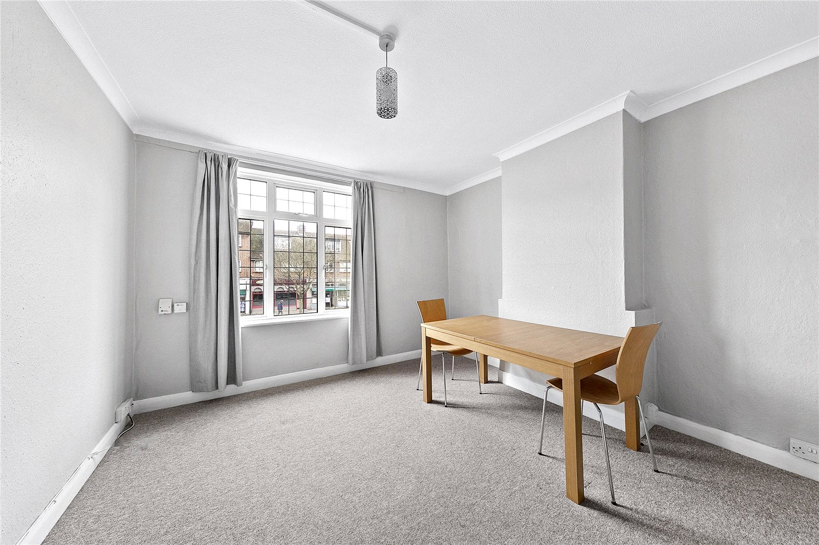 Flat Cranmer Court in Greater London