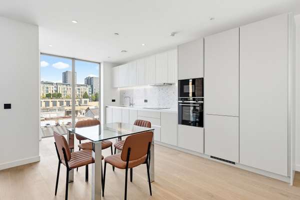 Flat Wandsworth Bridge Road in Greater London