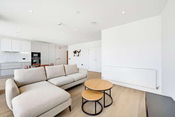 Flat Wandsworth Bridge Road in Greater London