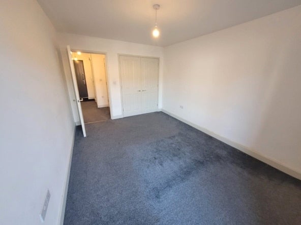 Flat Fire Fly Avenue in Swindon