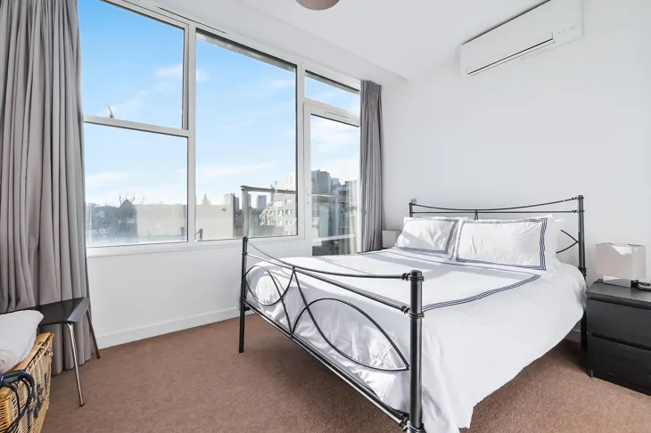 Flat Porlock Street in Greater London