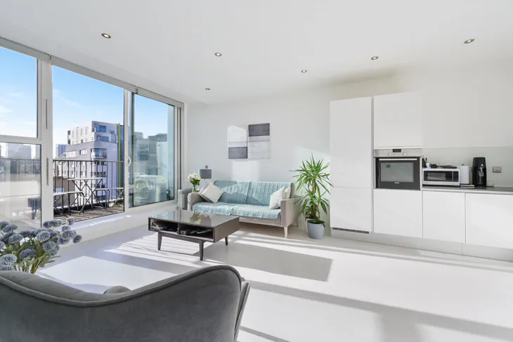 Flat Porlock Street in Greater London
