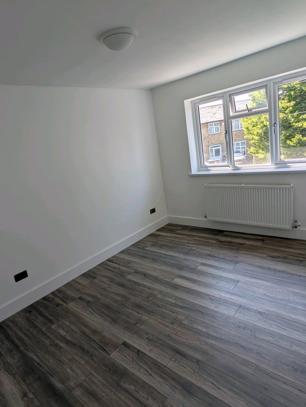 Room Boxgrove Road in Greater London