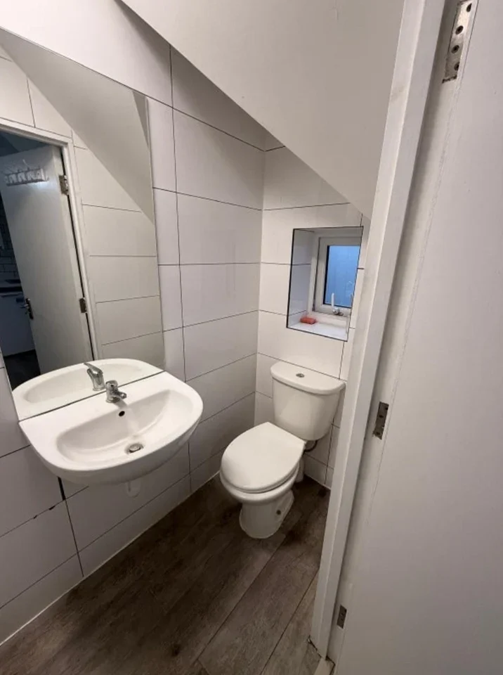Flat Chandos Crescent in Greater London