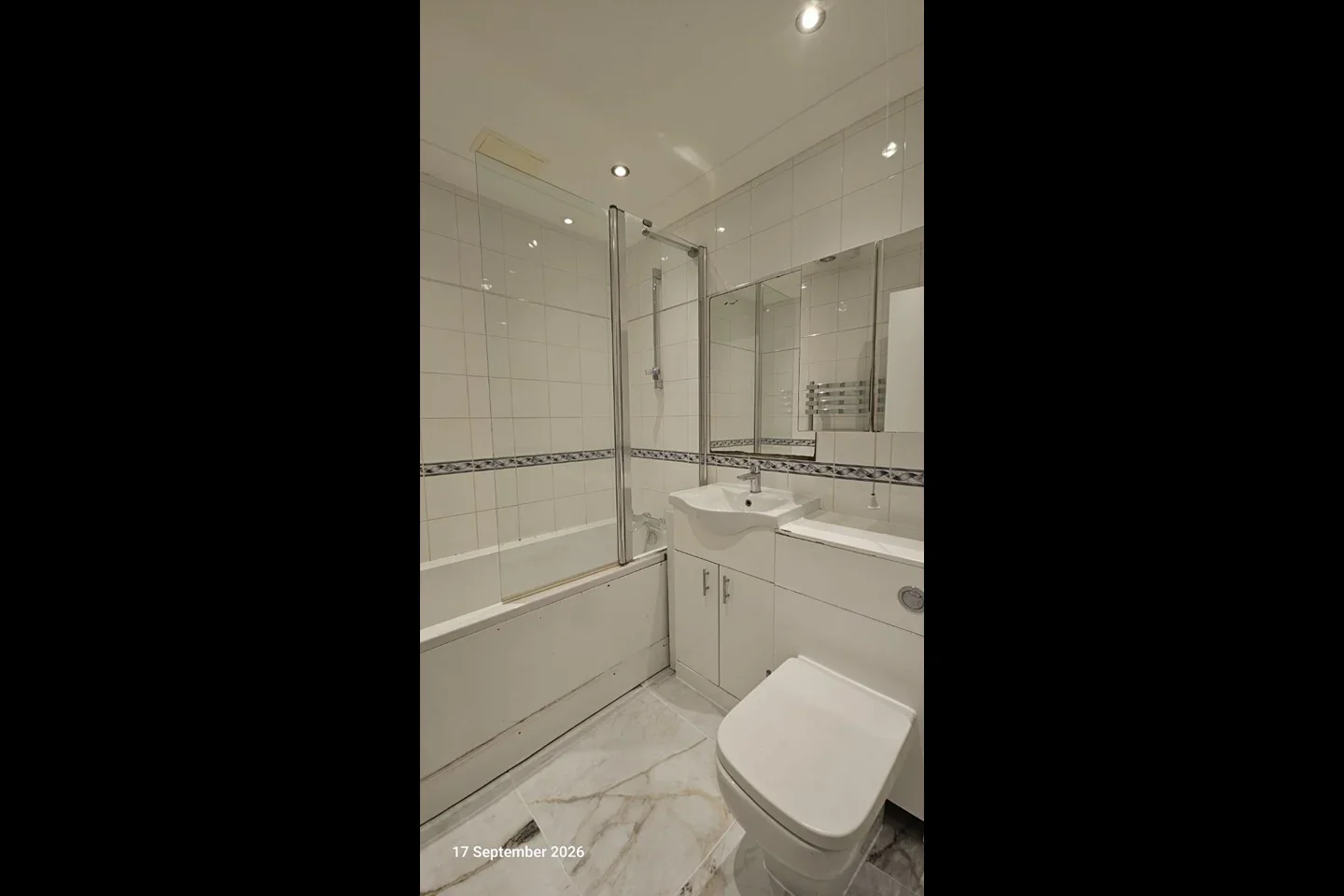 Flat Leeland Terrace in Greater London