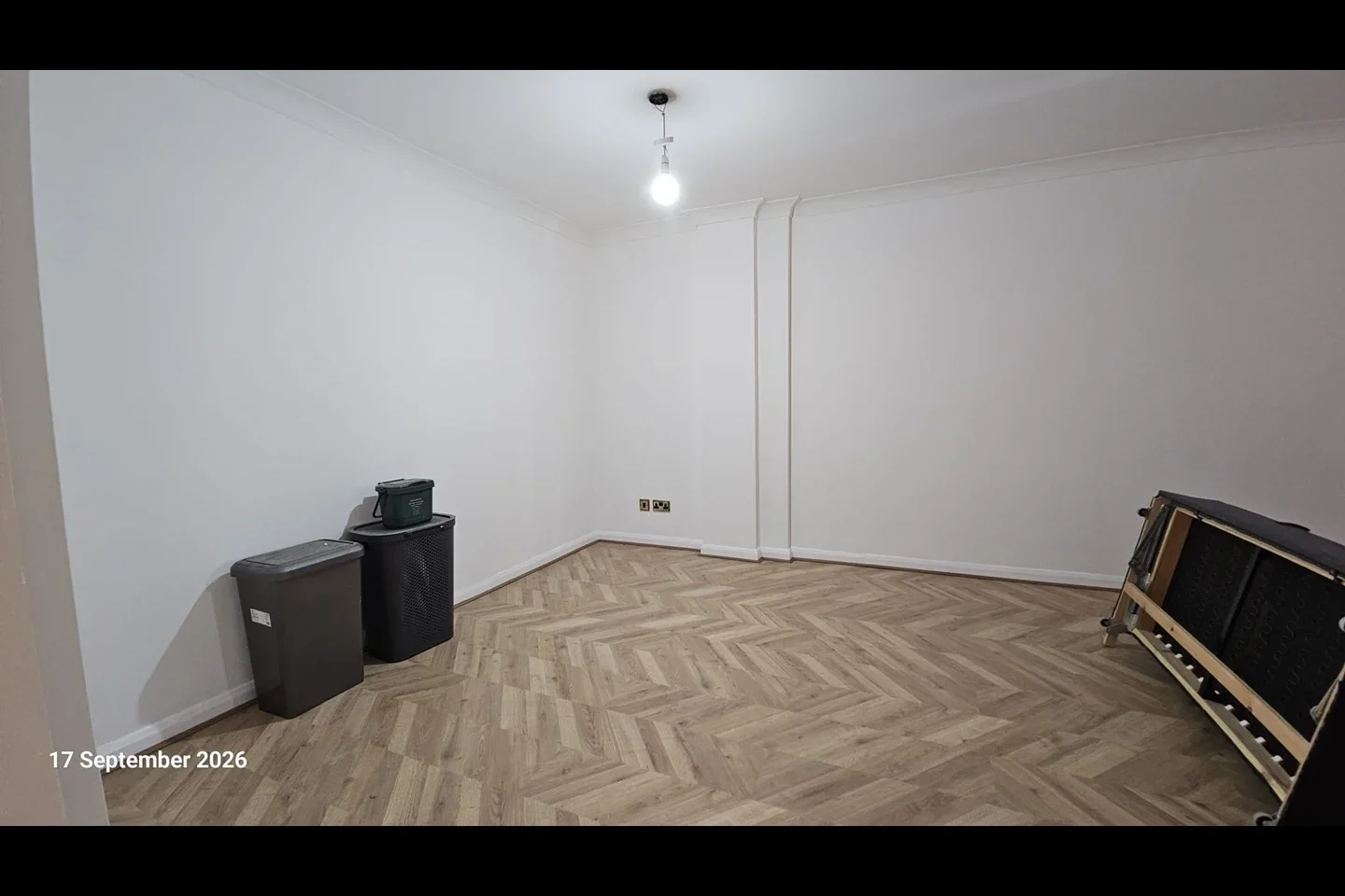 Flat Leeland Terrace in Greater London