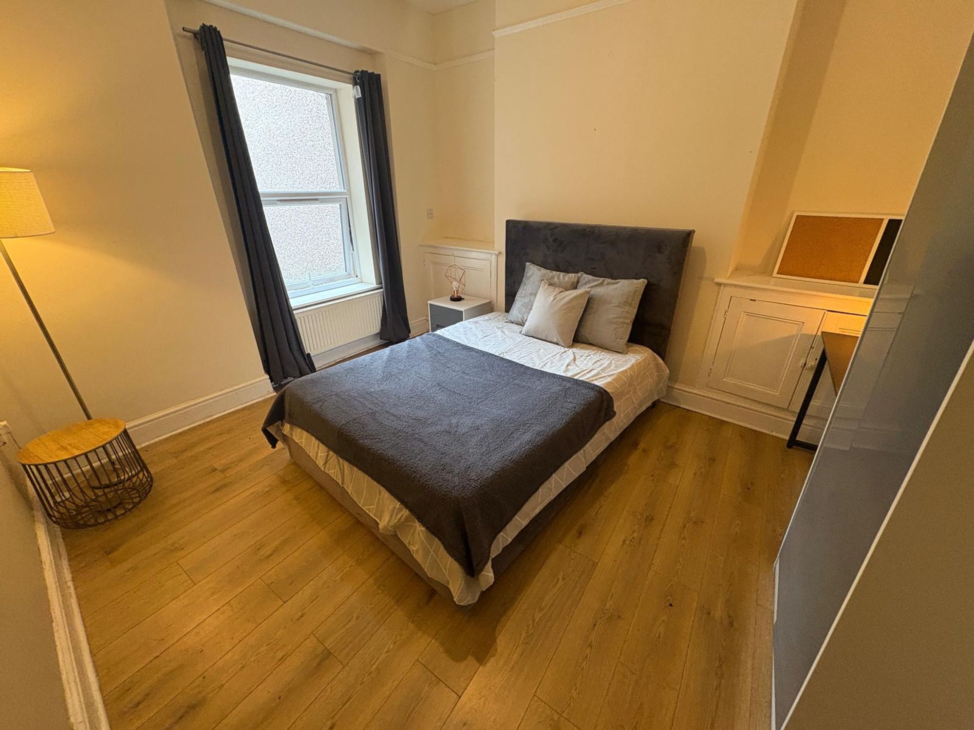 Flat Carlton Terrace in Swansea