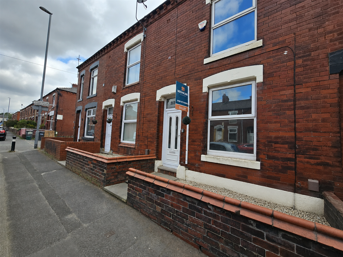 House Denton Lane in Chadderton