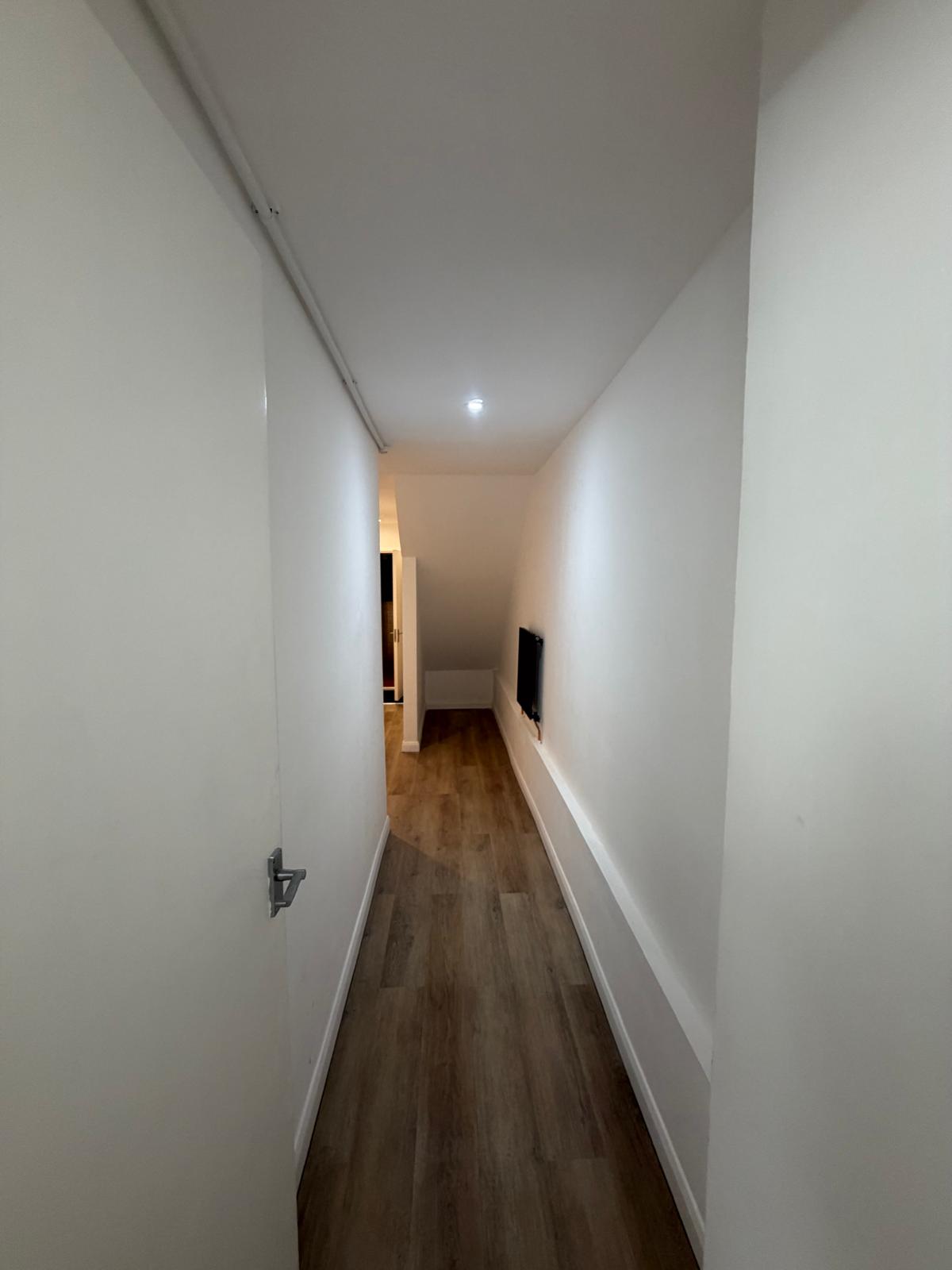 Flat Peckham High Street in Greater London