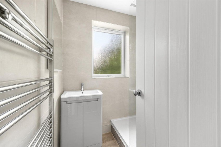 Flat Cedar Court in Epping Forest