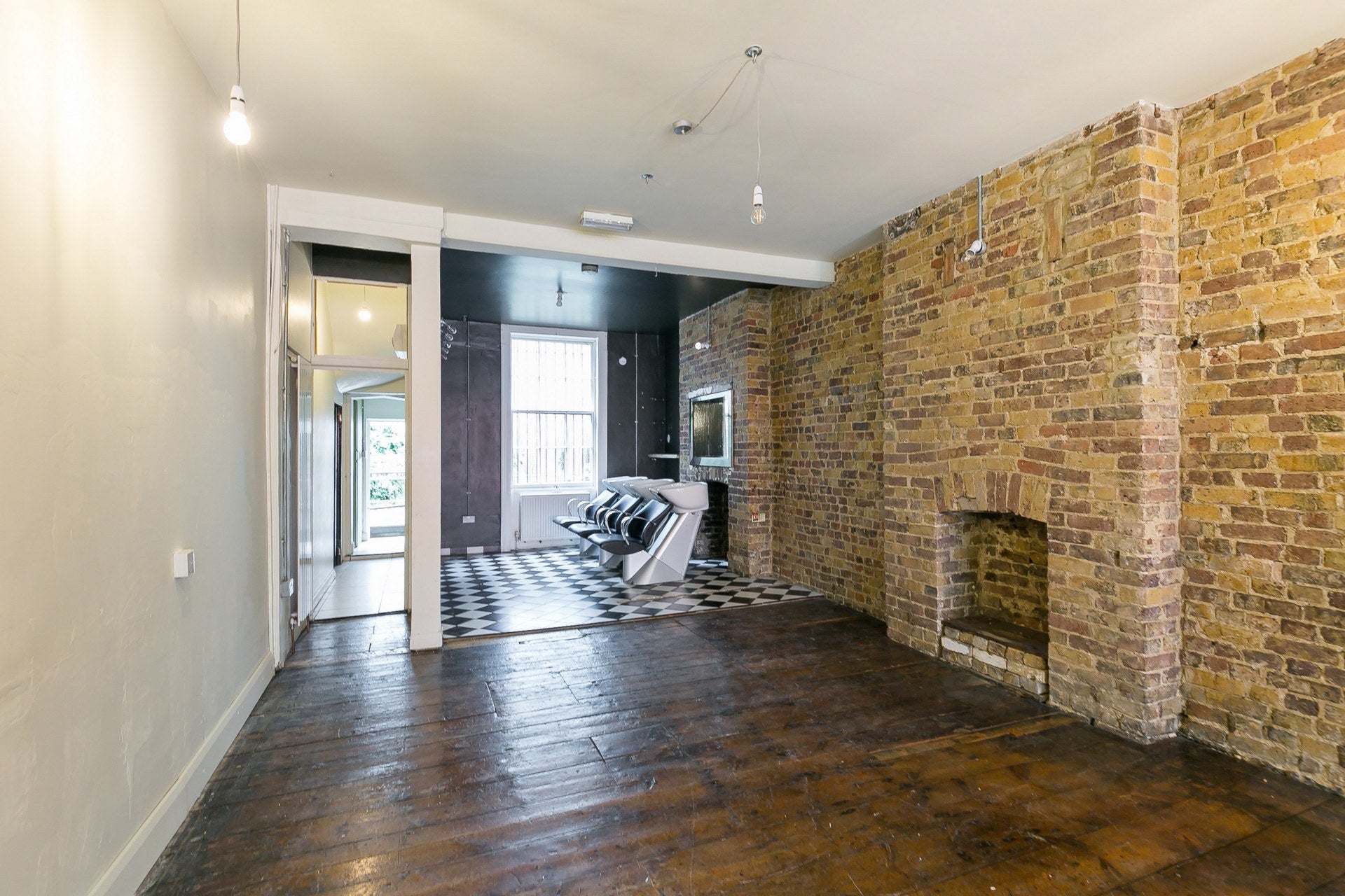 Flat Kingsland Road in Greater London