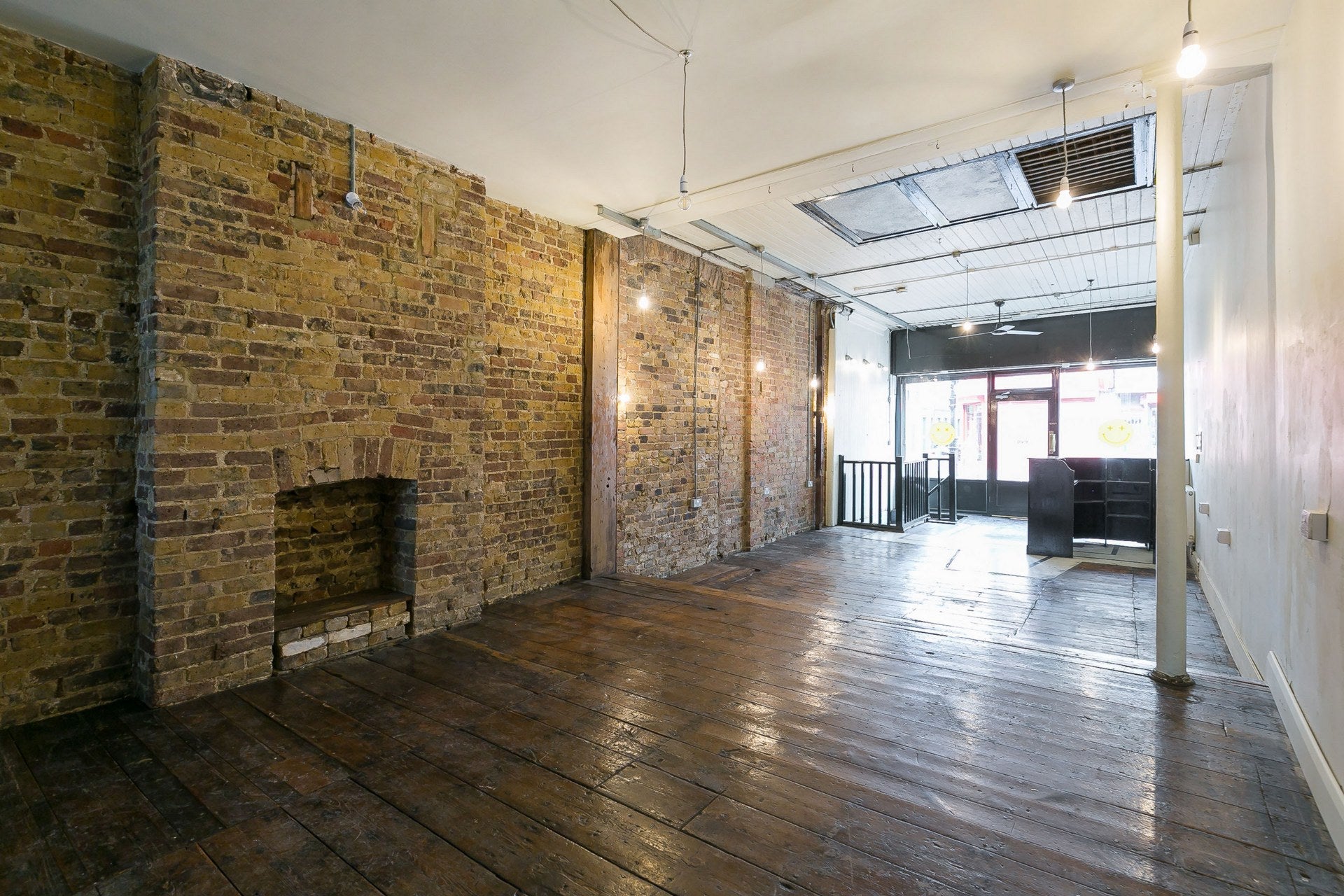 Flat Kingsland Road in Greater London