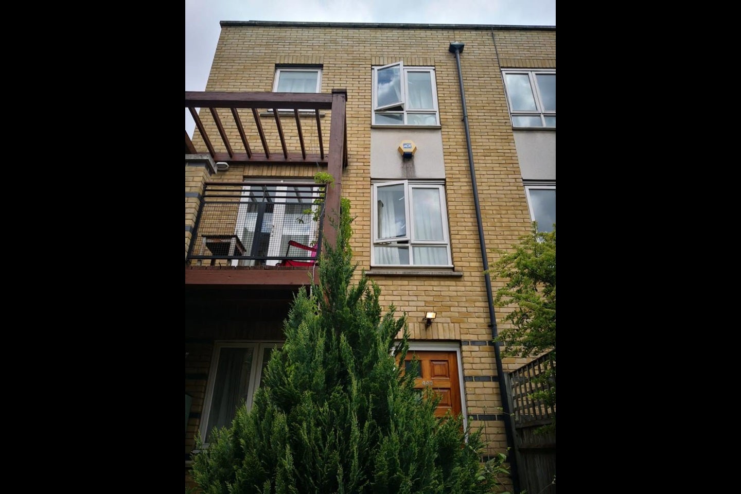 Room Saunders Ness Road in Greater London