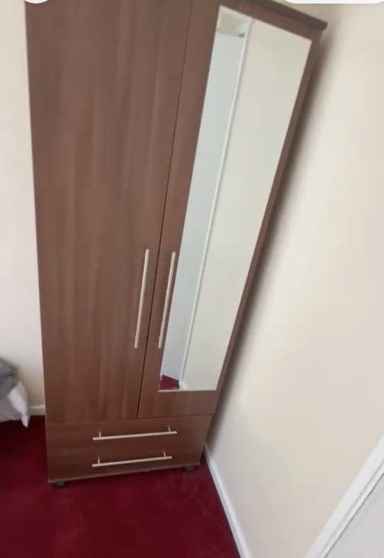 Room Dunsterville Way in Greater London