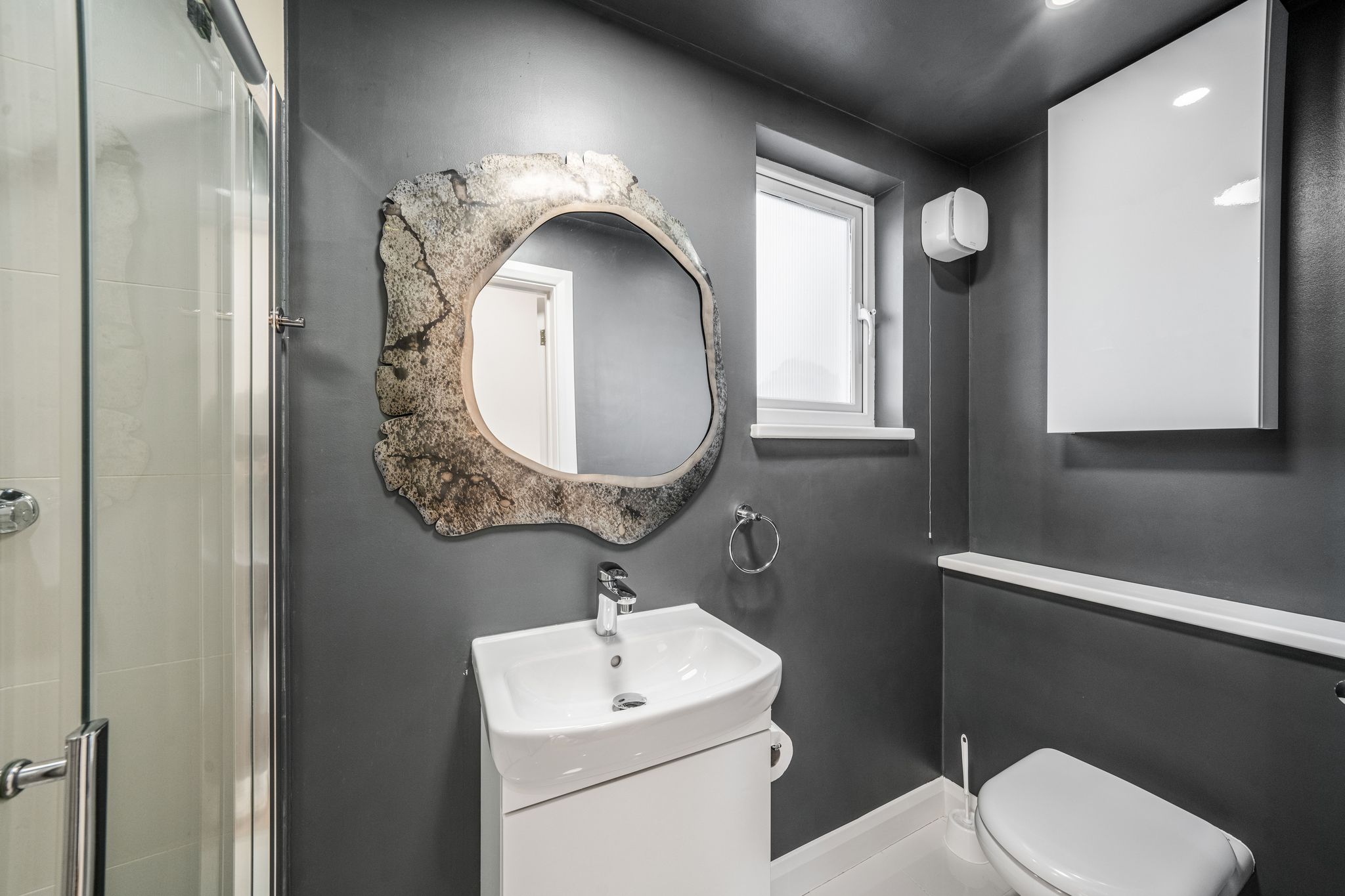 Flat Cobbold Road in Greater London