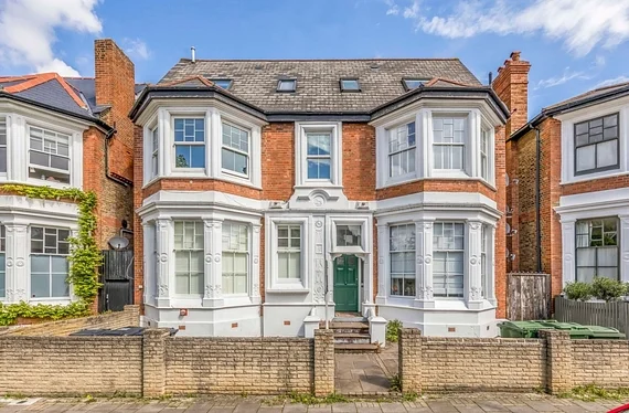 Flat Telford Avenue in Greater London