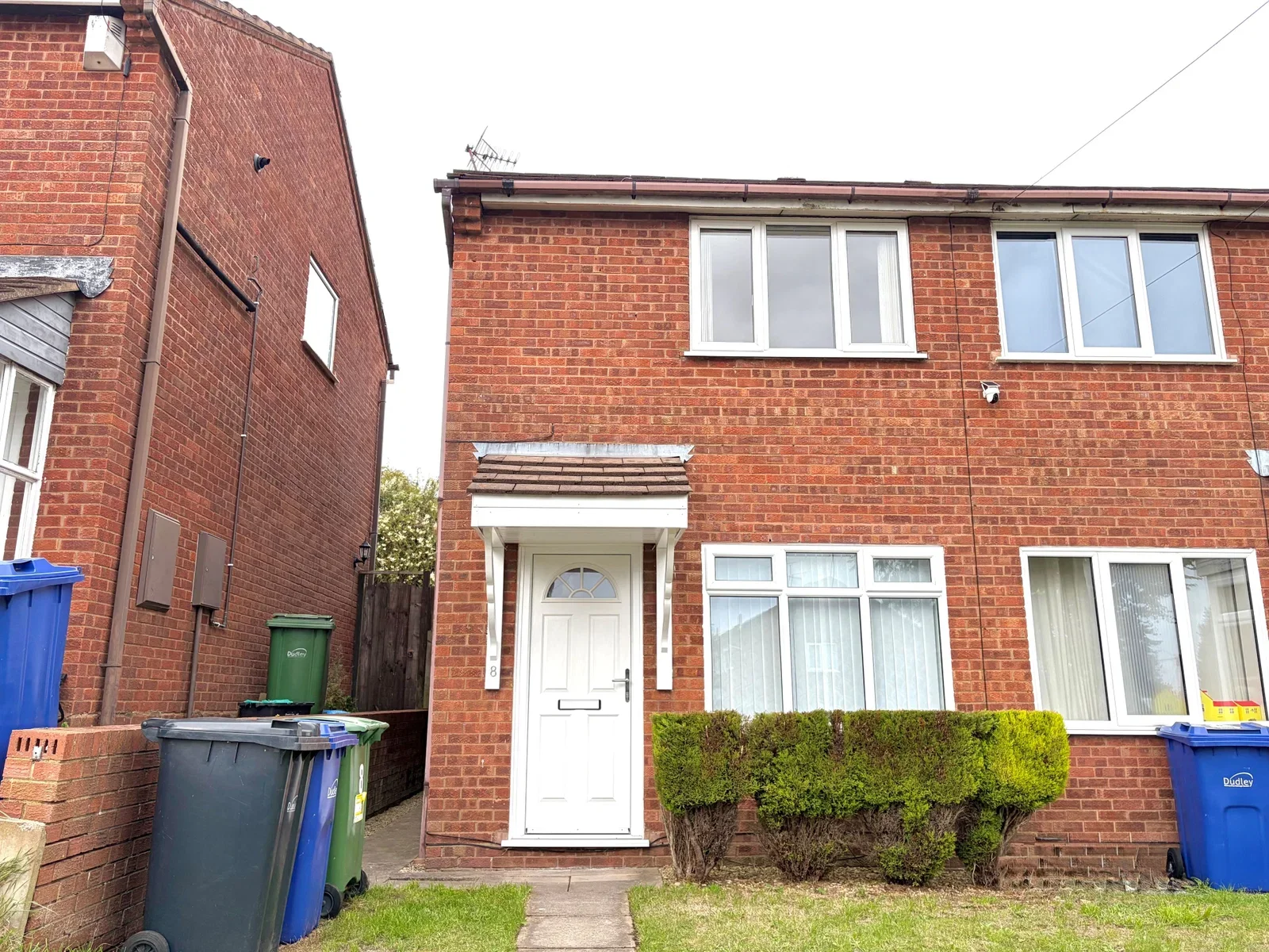 House Perry Close in Dudley