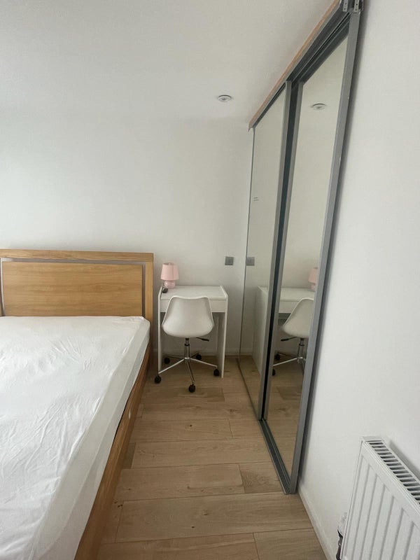 Room Alexandra Street in Greater London