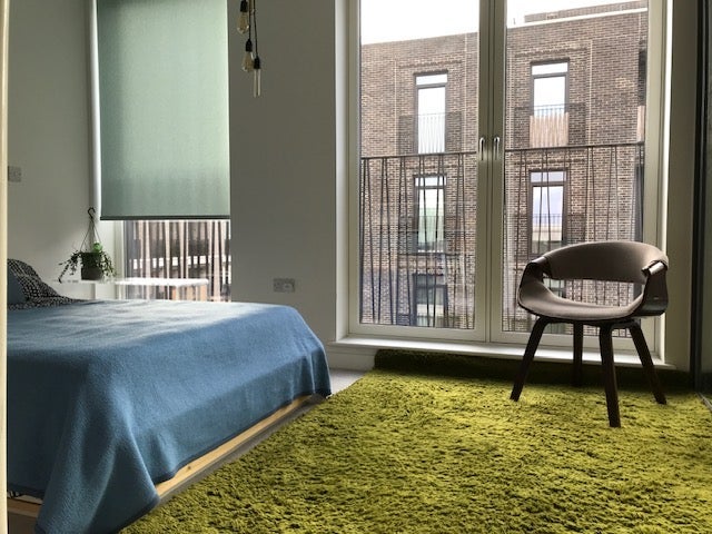 Flat Smeed Road in Greater London