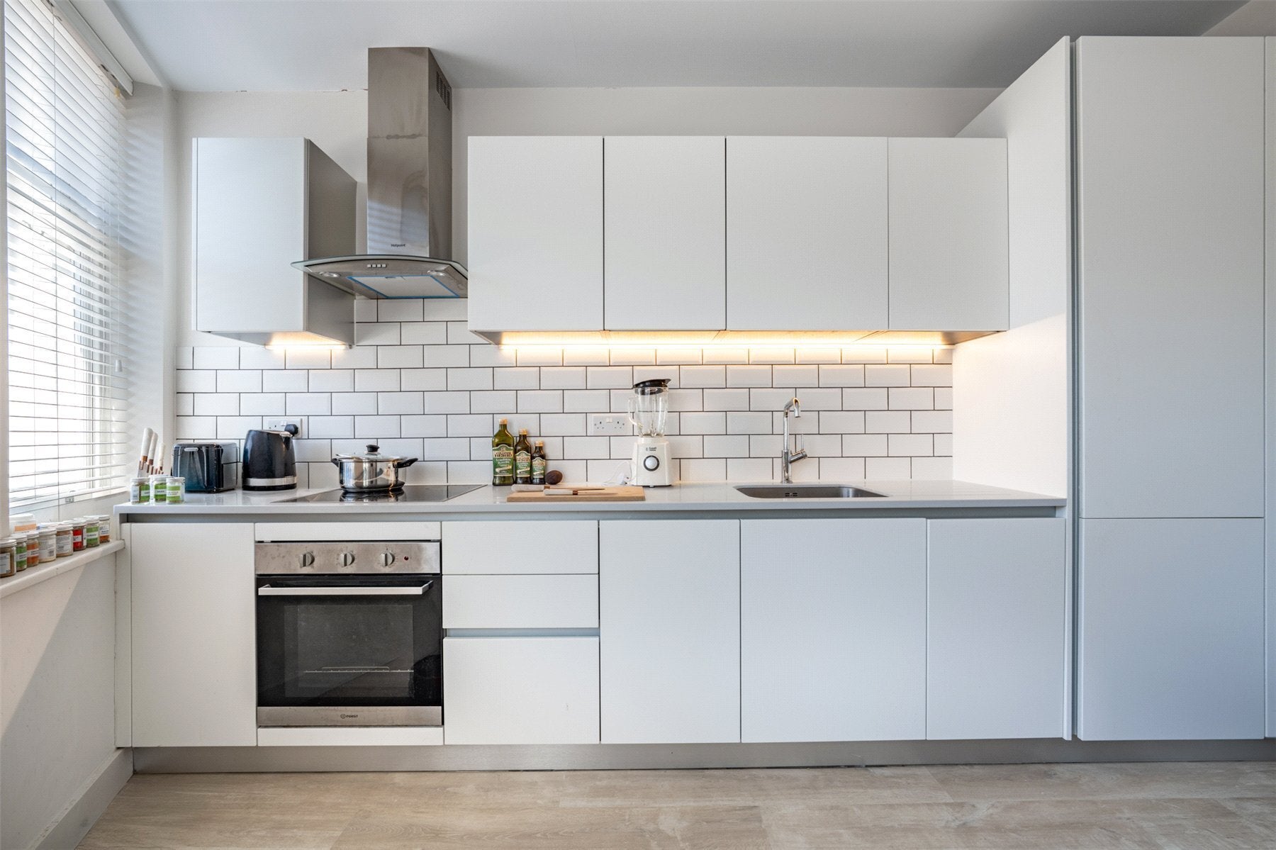 Flat Finchley Road in Greater London