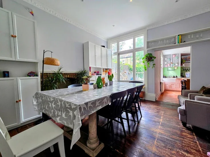 House Pinfold Road in Greater London