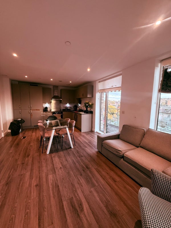 Room Plumstead Road in Greater London