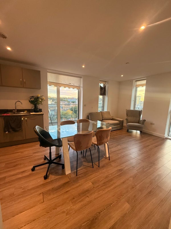 Room Plumstead Road in Greater London